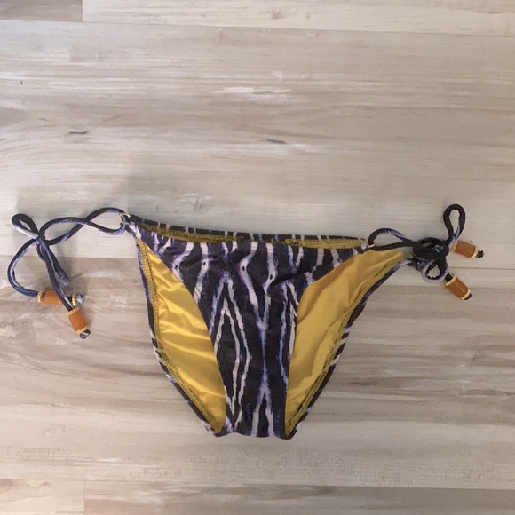 ❤️ Vix Swimwear String Bikini Set NWOT - Picture 5 of 11